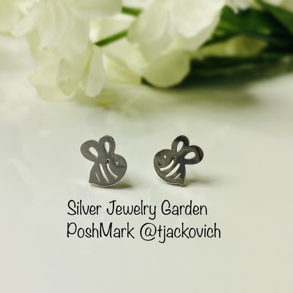 Small Silver Bee Stud Earrings - Picture 6 of 8